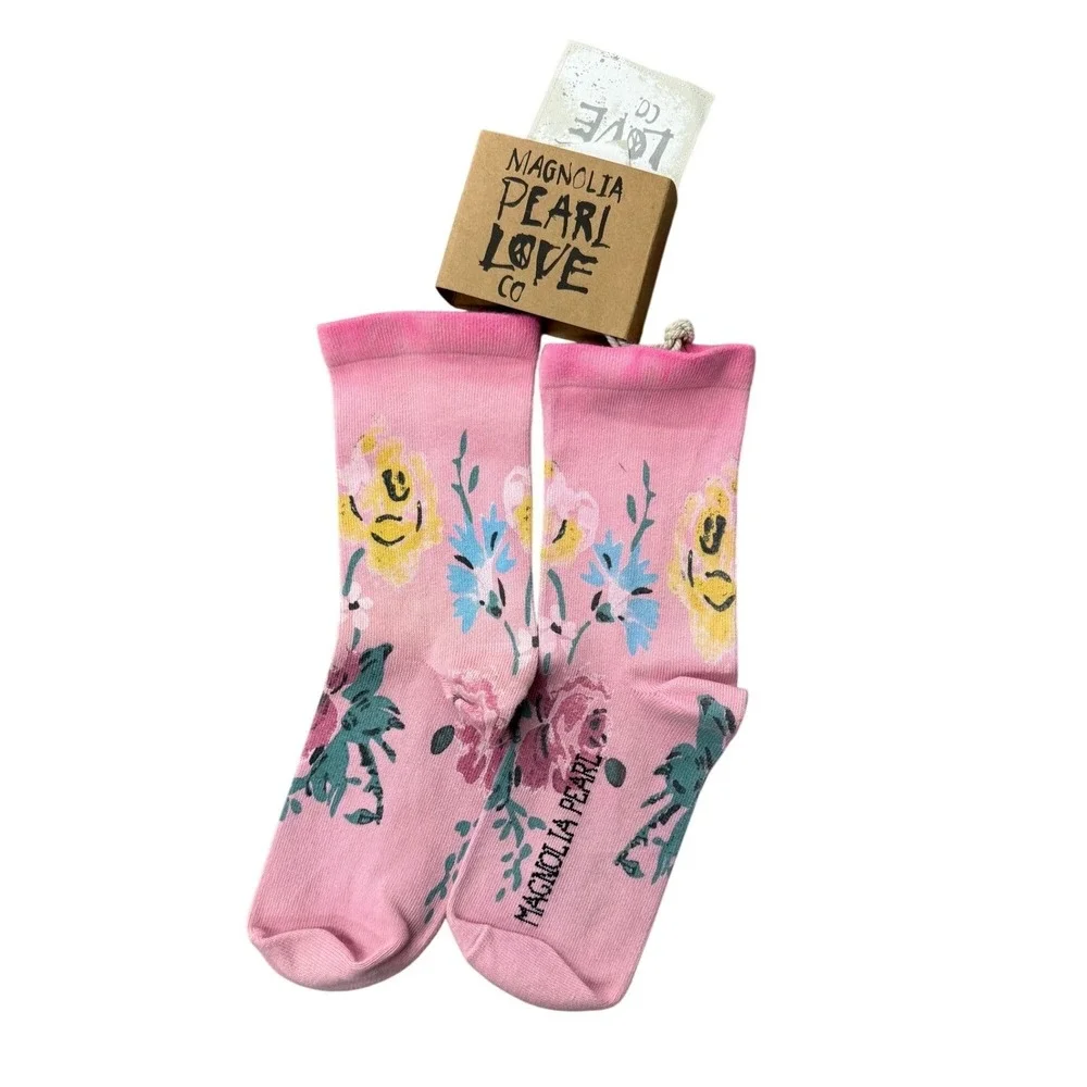 Magnolia Pearl RARE Pretty Pink Floral Crew Socks NWT Sold‎ Out